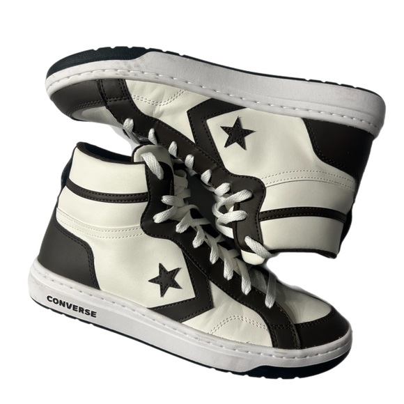 Converse size 10 Men's High-Top Sneakers - Picture 2 of 6